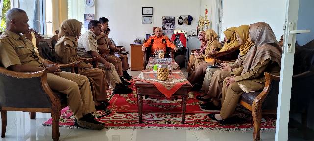 MEETING BERSAMA KARYAWAN-KARYAWATI